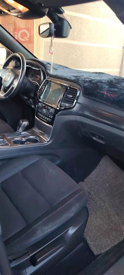 جیپ گراند شیرۆکی